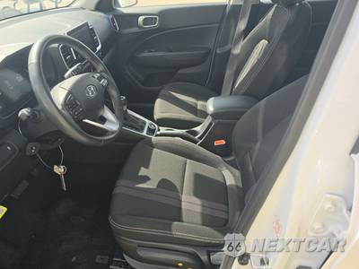 2025 Hyundai Venue SEL - zdjęcie 7 z 20 - miniatura