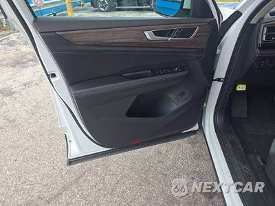 2025 Volkswagen Atlas 2.0T SEL - zdjęcie 9 z 22 - miniatura