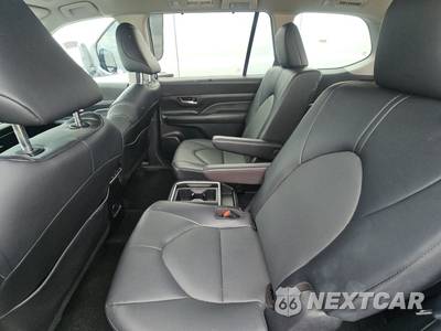 2025 Toyota Grand Highlander XLE - zdjęcie 13 z 29 - miniatura