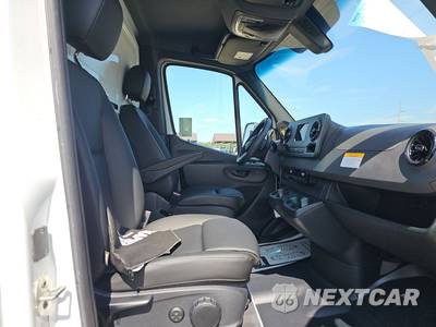 2024 Mercedes-Benz Sprinter 3500XD Cab Chassis DRW 170.0" WB - zdjęcie 8 z 21 - miniatura