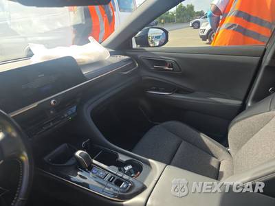 2024 Toyota Crown XLE - zdjęcie 11 z 31 - miniatura