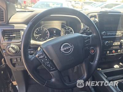 2023 Nissan TITAN SV Crew Cab Short Bed - zdjęcie 10 z 23 - miniatura