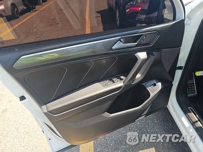 2022 Volkswagen Tiguan SE R-Line Black - zdjęcie 9 z 35 - miniatura