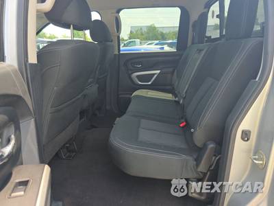 2017 Nissan TITAN SV Crew Cab Short Bed - zdjęcie 13 z 33 - miniatura