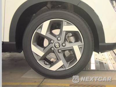 2025 Hyundai Venue SEL - zdjęcie 10 z 25 - miniatura