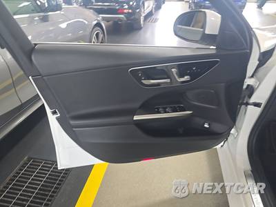 2022 Mercedes-Benz C 300 4MATIC Sedan - zdjęcie 9 z 19 - miniatura