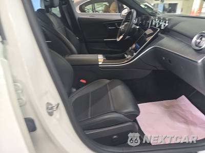 2022 Mercedes-Benz C 300 4MATIC Sedan - zdjęcie 8 z 19 - miniatura