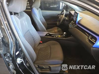 2021 Toyota C-HR XLE - zdjęcie 8 z 21 - miniatura