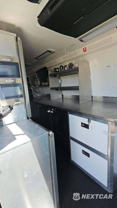 2021 Mercedes-Benz Sprinter 4500 Cargo Van DRW High Roof 170.0" WB - zdjęcie 18 z 35 - miniatura