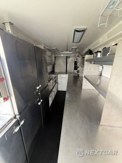 2021 Mercedes-Benz Sprinter 4500 Cargo Van DRW High Roof 170.0" WB - zdjęcie 27 z 35 - miniatura