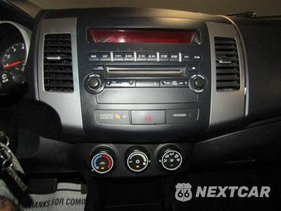 2010 Mitsubishi Outlander ES - zdjęcie 14 z 23 - miniatura