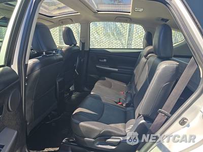 2015 Toyota Prius v Five - zdjęcie 13 z 23 - miniatura