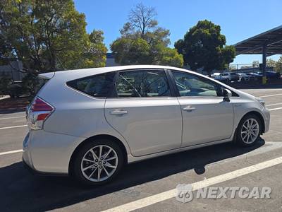 2015 Toyota Prius v Five - zdjęcie 4 z 23 - miniatura