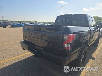 2021 Nissan TITAN PRO-4X Crew Cab Short Bed - zdjęcie 4 z 29 - miniatura
