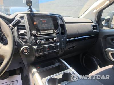 2024 Nissan TITAN SV Crew Cab Short Bed - zdjęcie 11 z 31 - miniatura