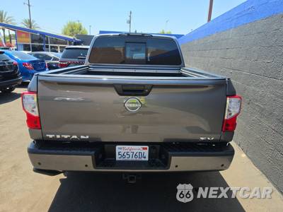 2024 Nissan TITAN SV Crew Cab Short Bed - zdjęcie 5 z 31 - miniatura