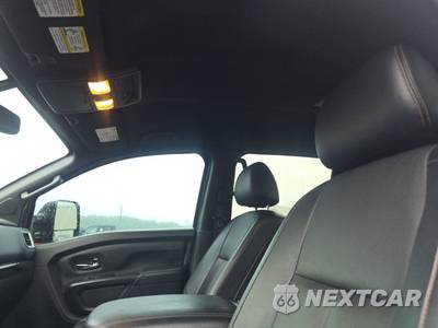 2018 Nissan TITAN XD SL Crew Cab Medium Bed - zdjęcie 18 z 30 - miniatura