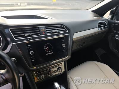 2021 Volkswagen Tiguan SE R-Line Black - zdjęcie 11 z 34 - miniatura