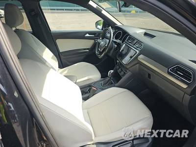 2021 Volkswagen Tiguan SE R-Line Black - zdjęcie 8 z 34 - miniatura
