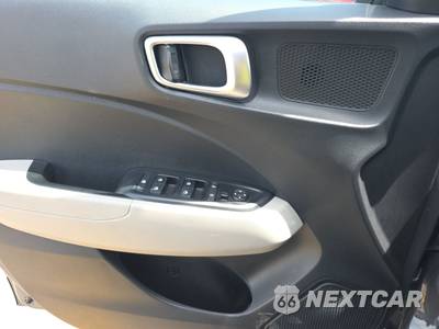 2025 Hyundai Venue SEL - zdjęcie 9 z 26 - miniatura