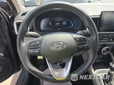 2025 Hyundai Venue SEL - zdjęcie 10 z 26 - miniatura