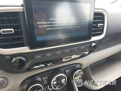 2025 Hyundai Venue SEL - zdjęcie 11 z 26 - miniatura
