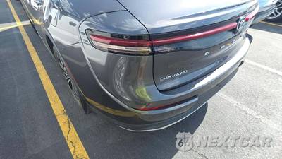 2024 Toyota Crown Limited - zdjęcie 29 z 30 - miniatura