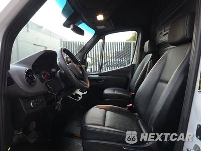 2025 Mercedes-Benz Sprinter 2500 Cargo Van Standard Roof 144.0" WB - zdjęcie 7 z 43 - miniatura