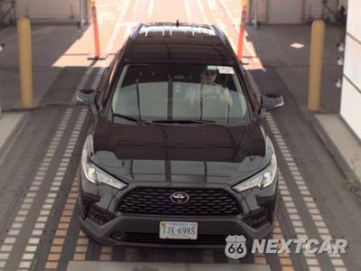 2025 Toyota Corolla Cross LE - zdjęcie 2 z 25 - miniatura