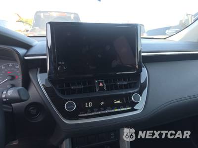 2025 Toyota Corolla Cross LE - zdjęcie 11 z 25 - miniatura