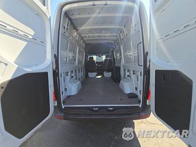 2025 Mercedes-Benz Sprinter 2500 Cargo Van Standard Roof 144.0" WB - zdjęcie 16 z 28 - miniatura