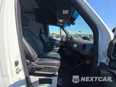 2025 Mercedes-Benz Sprinter 2500 Cargo Van Standard Roof 144.0" WB - zdjęcie 8 z 28 - miniatura