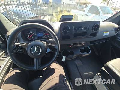2025 Mercedes-Benz Sprinter 2500 Cargo Van Standard Roof 144.0" WB - zdjęcie 11 z 28 - miniatura