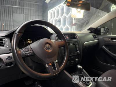 2012 Volkswagen Jetta TDI Sedan w/Premium - zdjęcie 8 z 17 - miniatura