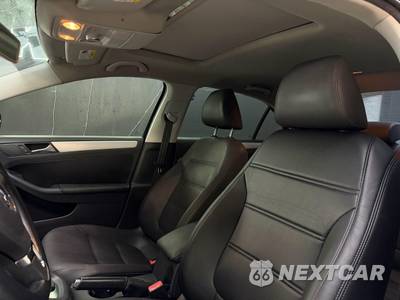 2012 Volkswagen Jetta TDI Sedan w/Premium - zdjęcie 10 z 17 - miniatura
