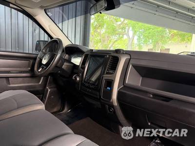 2017 Ram 1500 Express Extended Cab Medium Bed - zdjęcie 18 z 21 - miniatura