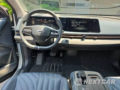 2024 Nissan Ariya PLATINUM+ e-4ORCE - zdjęcie 12 z 26 - miniatura
