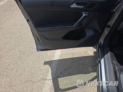 2021 Volkswagen Tiguan SE - zdjęcie 15 z 40 - miniatura