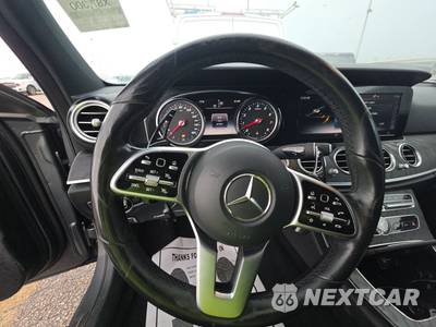 2019 Mercedes-Benz E 450 4MATIC Sedan - zdjęcie 10 z 28 - miniatura