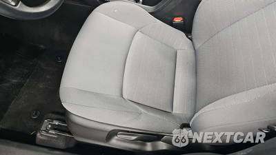 2025 Toyota Corolla Cross Hybrid S - zdjęcie 23 z 29 - miniatura