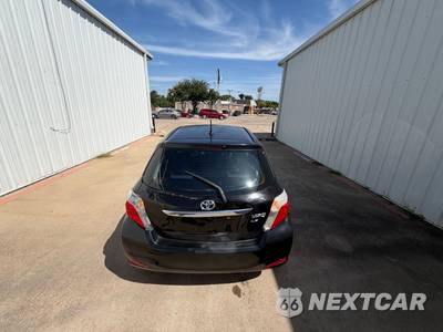 2012 Toyota Yaris LE Hatchback - zdjęcie 11 z 45 - miniatura