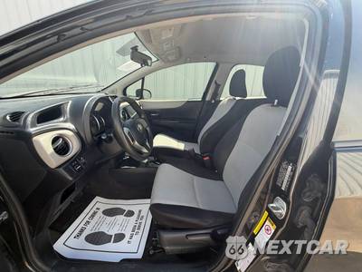 2012 Toyota Yaris LE Hatchback - zdjęcie 26 z 45 - miniatura