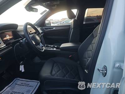 2025 Volkswagen Atlas Cross Sport 2.0T SE w/Technology - zdjęcie 7 z 18 - miniatura