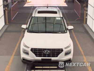 2025 Hyundai Venue SEL - zdjęcie 2 z 30 - miniatura