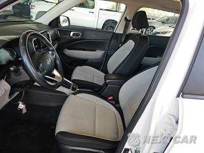 2025 Hyundai Venue SEL - zdjęcie 7 z 30 - miniatura