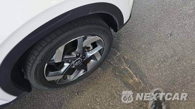 2025 Hyundai Venue SEL - zdjęcie 20 z 30 - miniatura