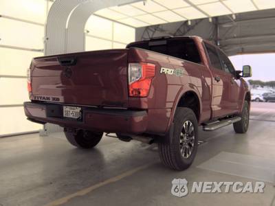 2017 Nissan TITAN XD PRO-4X Crew Cab Medium Bed - zdjęcie 4 z 41 - miniatura