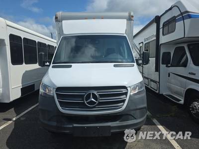 2022 Mercedes-Benz Sprinter 3500XD Cab Chassis DRW - zdjęcie 2 z 22 - miniatura