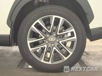 2026 Toyota Corolla Cross XLE - zdjęcie 12 z 27 - miniatura