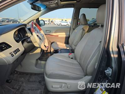 2014 Toyota Sienna Limited 7-Passenger 119.3" WB - zdjęcie 7 z 18 - miniatura
